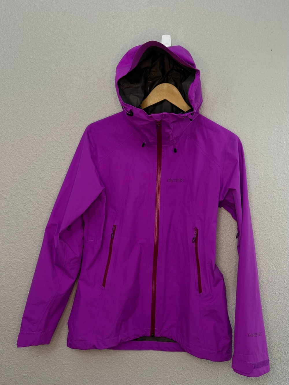 Marmot | Knife Edge Gore-Tex Rain Jacket | Neon Berry | Size Medium
